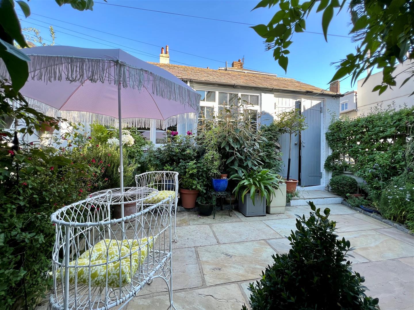 Property Details for Langney Road Eastbourne East Sussex BN22 8AQ